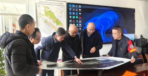 乔梁深入兴隆山保护区巡林调研指导冬季森林草原防灭火工作