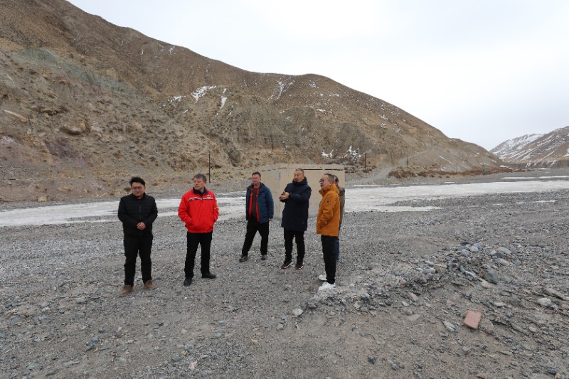 盐池湾管护中心深入石包城片区调研督导重点工作