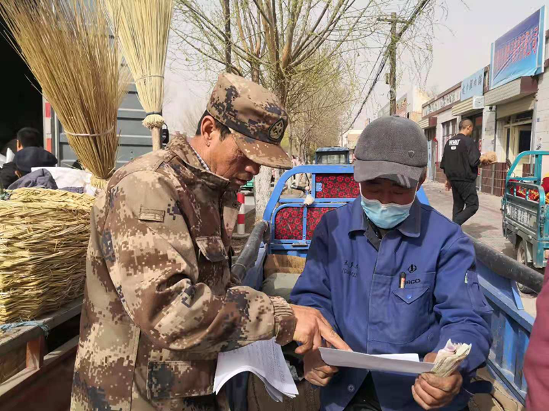 Professor grassroots workers in the protected area to publicize the spirit of the plenary session to the masses _ copy .png