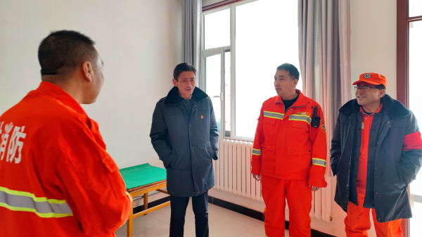 Central leaders visit Xinglongshan Protection Station to carry out pre -Spring Festival condolences 3.jpg